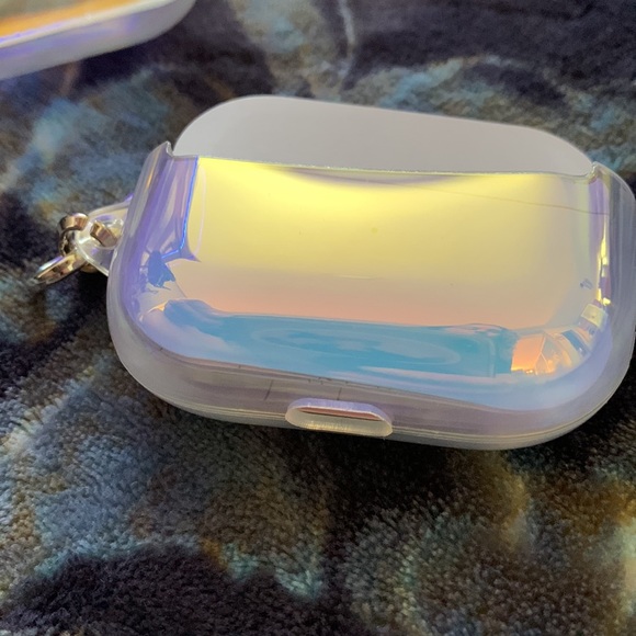New Kate spade Apple AirPod Pro Case Shiny iridescent w keychain clip silver - Picture 6 of 6